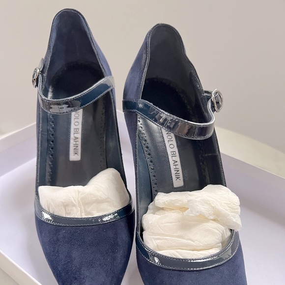 Manolo Blahnik Pumps - Picture 4 of 8